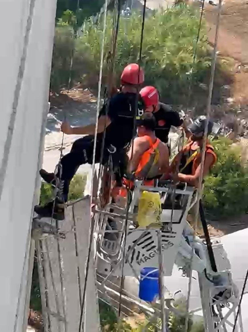 Muratpaşa’da 10’uncu Katta Mahsur Kalan 2 İşçi Kurtarıldı