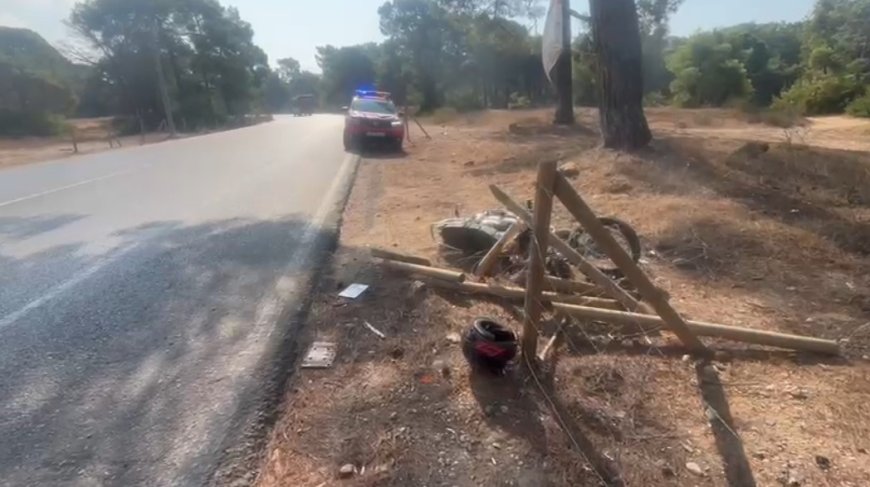 Manavgat’ta Motosiklet Çitlere Çarptı: 2 Yaralı