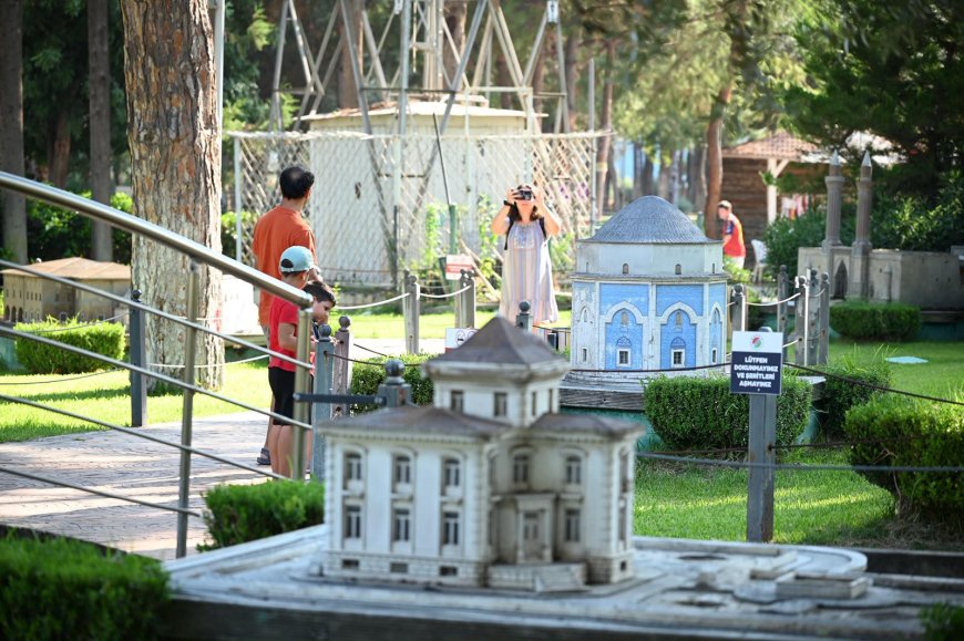 Dokumapark Açık Hava Müzesi’ne Yoğun İlgi: 84 Eser Ziyaretçileri Türkiye Turuna Çıkarıyor