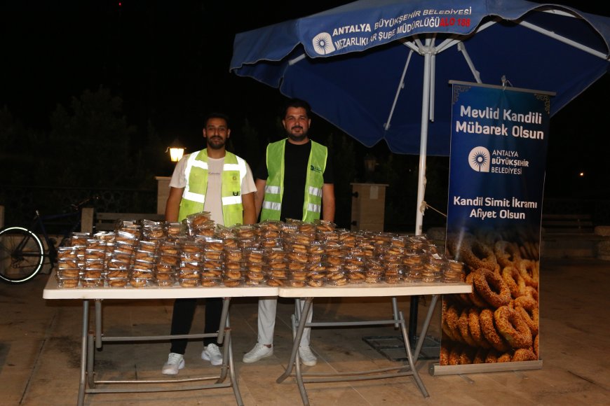Büyükşehir Mevlit Kandili’nde 19 İlçede Lokma İkram Etti