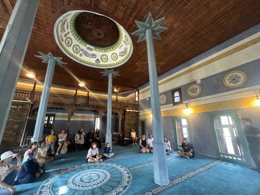 Antalya’da Betonlaşmaya İzin Yok: 300 Yıllık Düğmeli Evleriyle Sarıhacılar Turist Akınına Uğruyor