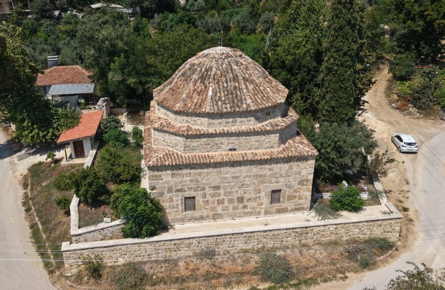 Antalya’da 200 Yıllık Cami Tarihe Işık Tutuyor: Duvarlarında Roma Dönemine Ait Taşlar Var
