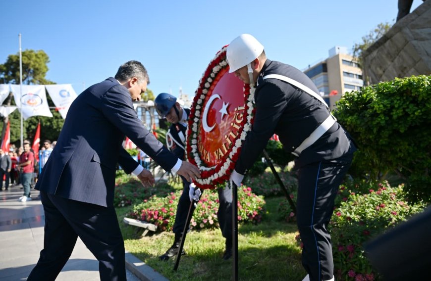Antalya’da 30 Ağustos Coşkusu: Cumhuriyet Meydanı’nda Çelenk ve Geçit Töreni