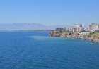 Antalya’da Falezlerde Deniz Rengi Değişti: Nedeni İçme Suyu Hattındaki Arıza Çıktı