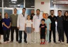 Antalya’da biyonik kulakla hayata bağlanan iki çocuk, yaşıtlarını yakaladı