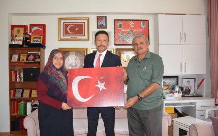 Korkuteli Başsavcısı Ozan Kapıcı’dan 15 Temmuz Şehidi Yasin Naci Ağaroğlu’nun Ailesine Ziyaret
