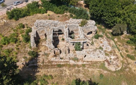 Antalya’nın Merkezinde 1700 Yıllık Tarih: Roma Hamamı Tellerin Ardında Ayakta