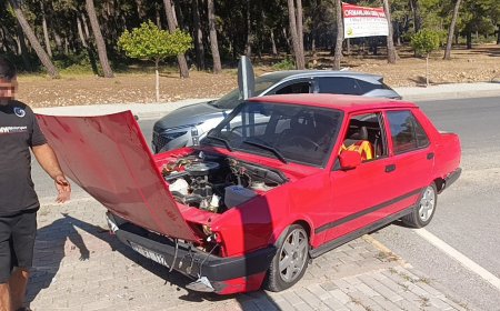 Manavgat’ta Feci Kaza Ucuz Atlatıldı: Araç Çocuk Parkının Girişinde Durdu