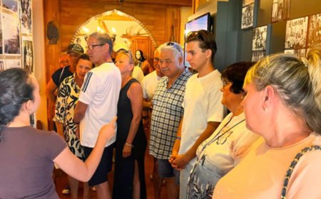 Kemer Kültür Evi’ne Turist İlgisi: İlçenin Tarihi Geçmişi Gelecek Kuşaklara Aktarılıyor