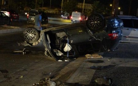 Muratpaşa’da Korkutan Kaza: Otomobil Takla Attı, Motoru Yola Fırladı