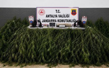 Korkuteli’de 9 şüphelinin adreslerine operasyon: 7 tutuklama