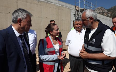 Başkan Vekili Özdemir, Kaş’taki Büyükşehir yatırımlarını inceledi