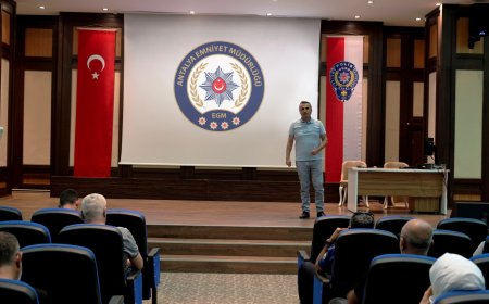 Antalya’da okul güvenliği için polis ve koordinasyon görevlilerine bilgilendirme toplantısı