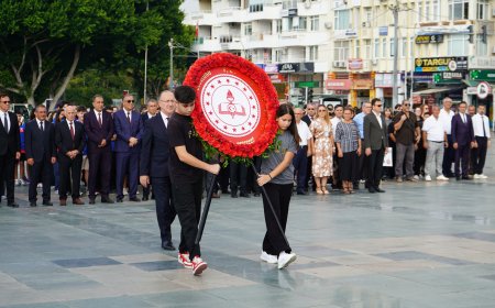 Antalya’da İlköğretim Haftası çelenk sunma töreniyle başladı