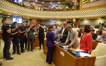 Antalya Büyükşehir Meclisi’nde YENİ Parti grubu ilk kez yer aldı