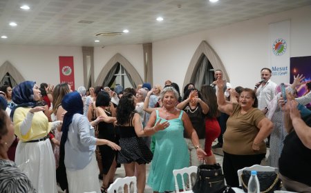 Kepez’de Kadınlar Matinesi ile eğlence dolu buluşma