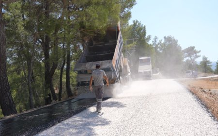 Kaş’ta 40 yıllık yol çilesi sona eriyor: 48,5 milyon liralık asfalt çalışması