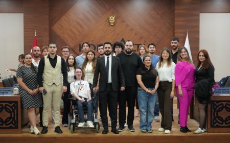 Konyaaltı Belediyesi Gençlik Meclisi Toplandı: Turgutlu'daki Saldırıya Sert Kınama