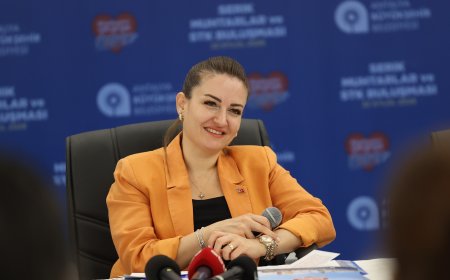 Başkan Vekili Büşra Özdemir Serik’te muhtarlarla buluştu