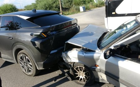 Manavgat’ta otomobil arkadan çarptı: 1 yaralı