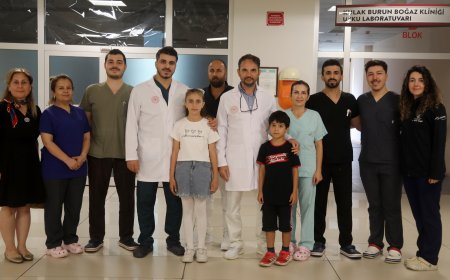Antalya’da biyonik kulakla hayata bağlanan iki çocuk, yaşıtlarını yakaladı