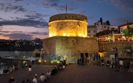 Hıdırlık Kulesi’nde gün batımına müzik eşlik etti
