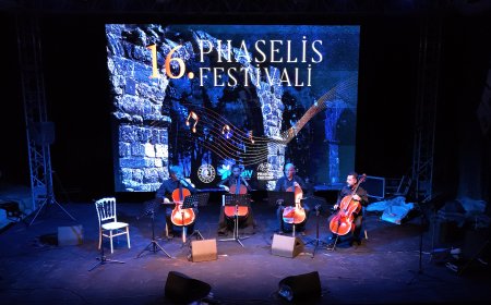 16.Phaselis Festivali Dilek Türkan konseriyle sona erdi