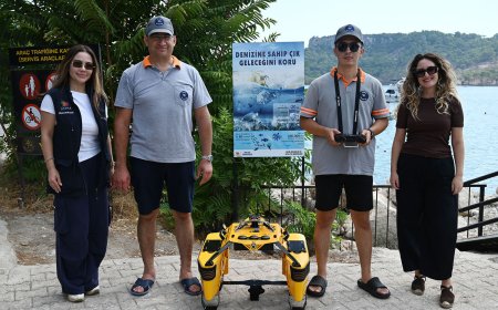Kemer koylarında ‘Çöp Kapar’ dönemi: Deniz yüzeyindeki atıklar toplanıyor