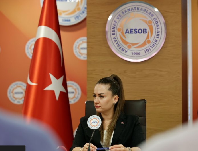 Büşra Özdemir’den AESOB’a Ziyaret: “Esnaflarımız Bizim Çözüm Ortağımız”