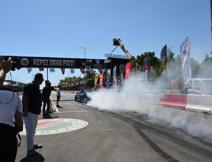Kepez’de motor sporları heyecanı: Otodrag Şampiyonası başladı