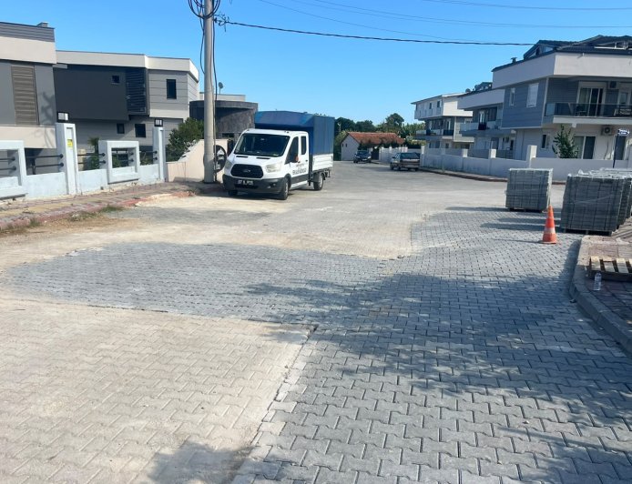 Kemer’de altyapı ve yol çalışmaları hız kesmeden sürüyor