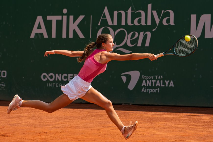 Antalya’da tenis şampiyonu Bulgar raket Rositsa Dencheva oldu