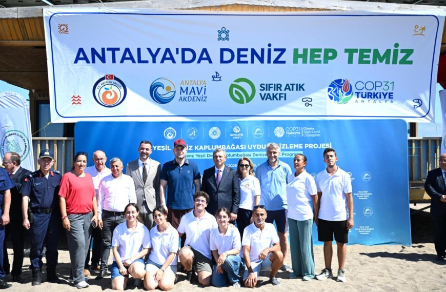 Manavgat’ta Yeşil Deniz Kaplumbağası Hanzala Özgürlüğüne Kavuştu