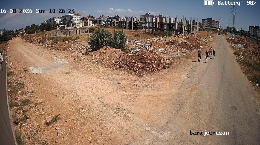 Kepez Belediyesi’nin foto kapanına sopalı saldırı kamerada