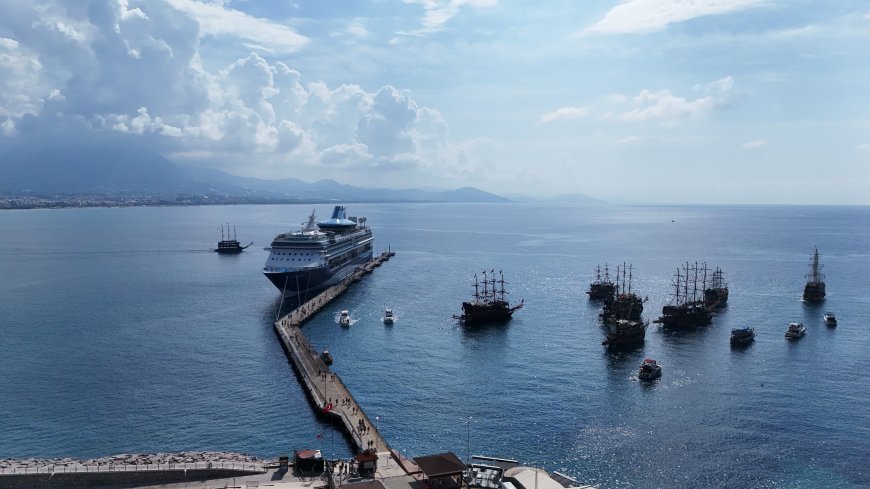Marella Discovery Alanya’ya demir attı: 2 bin 500 kişi geldi