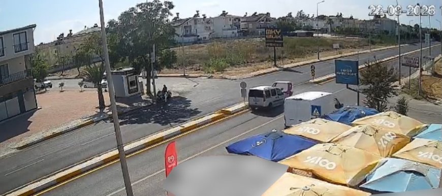 Serik’te hafif ticari araç ile 3 tekerlekli motosiklet çarpıştı: 1 yaralı