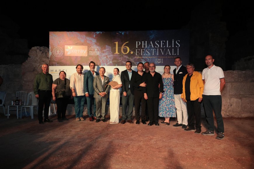 Phaselis Festivali’nde Sinatra, Jones ve Humperdinck rüzgarı: Konser 15 dakika uzadı