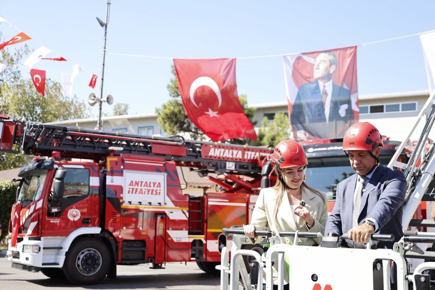 Antalya İtfaiyesi filosuna 24 yeni araç: Aksu yangınında plakasız ve tescilsiz sahaya sürüldü
