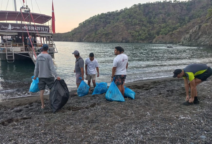 Kemer’de ulaşımı zor koylarda çevre temizliği yapıldı