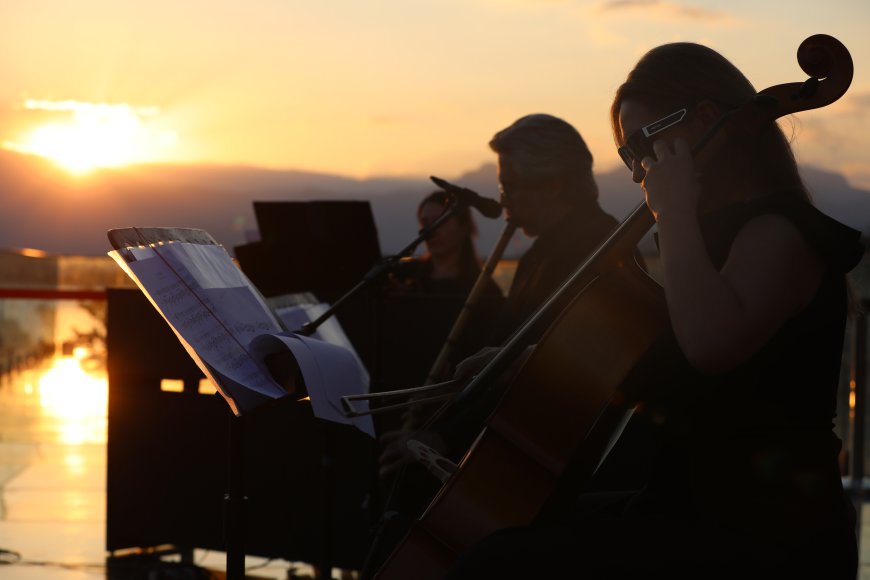 Hıdırlık Kulesi’nde gün batımına müzik eşlik etti