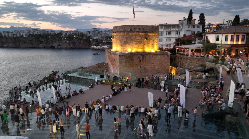 Hıdırlık Kulesi’nde gün batımına müzik eşlik etti