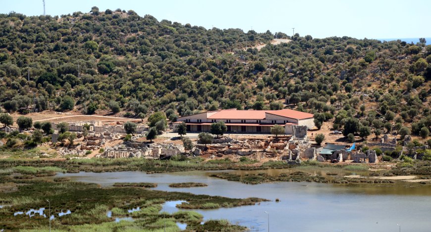 Demre’de antik dünyanın en değerli ürünlerinden biri üretildi: Mor boya