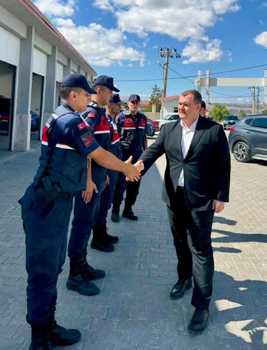 Korkuteli Kaymakamı Yılmazer, Kızılcadağ’da vatandaşların taleplerini dinledi