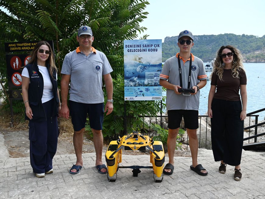 Kemer koylarında ‘Çöp Kapar’ dönemi: Deniz yüzeyindeki atıklar toplanıyor