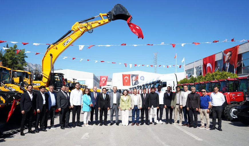 Antalya Büyükşehir Belediyesi filosuna 89 yeni araç daha katıldı