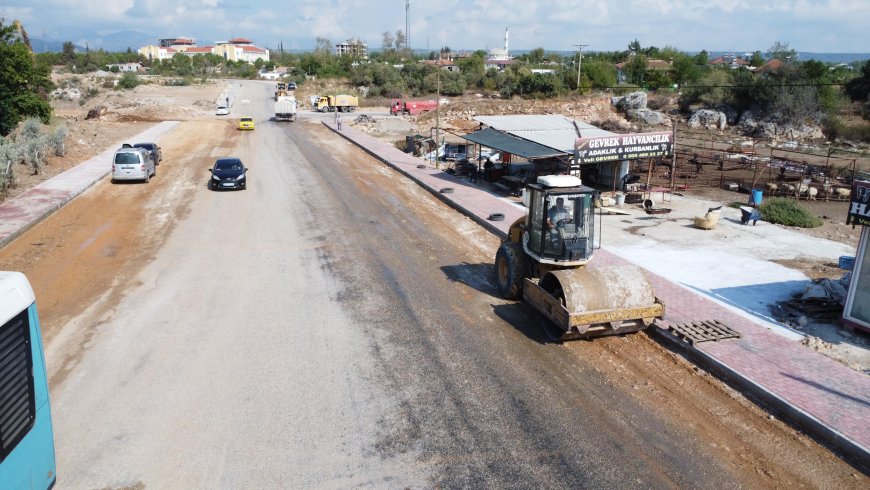 Kepez Duraliler’de ulaşım ağı genişliyor: Yeni yollar ve kaldırımlar yapılıyor