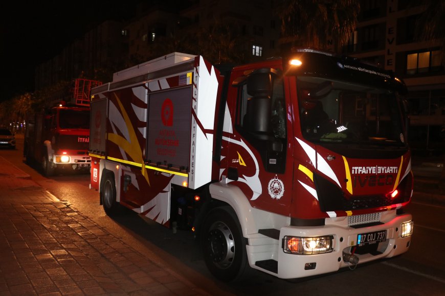 Antalya’da restoran bacasından çıkan duman paniğe neden oldu