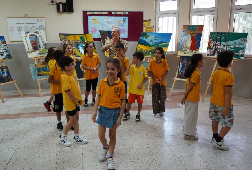 Antalya’da okul müdüründen örnek davranış: Resimleriyle öğrencilerine ilham oluyor