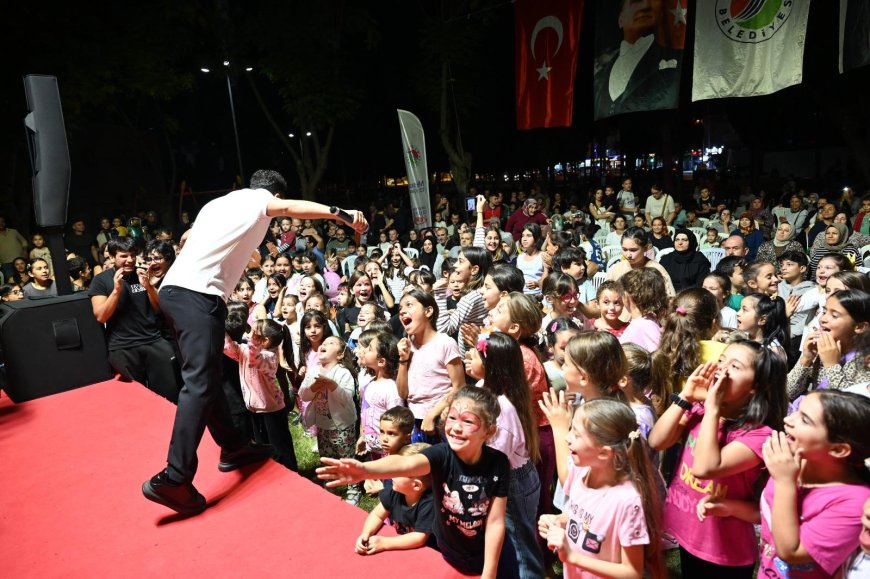 Sahne Kepez’de çocukların neşesi mahallelere yayıldı