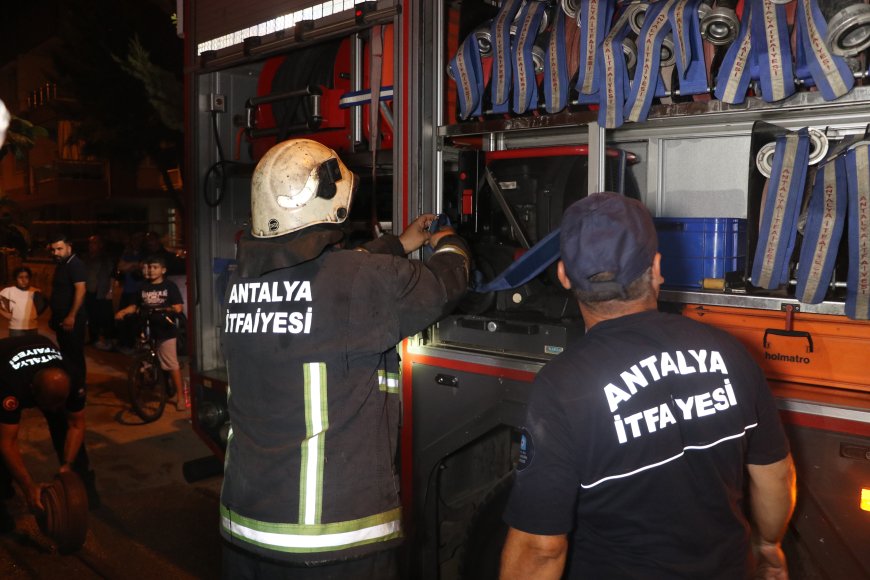 Kepez’de Ev Yangını: Ev Sahibi Kayıp Oğlunu Aramak İçin İstanbul’daydı